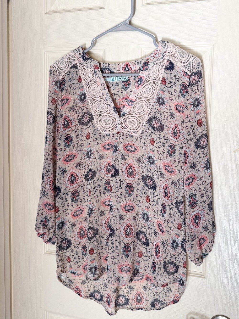 Women's Boho Floral Print Blouse Crochet Trim V Neck 3/4 Sleeve Semi Sheer Small